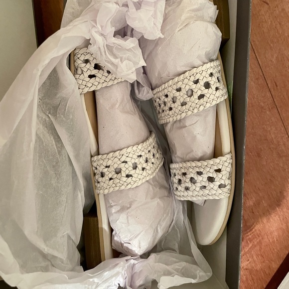 NEW ! Ann Loft Braided Leather Woven White Slide Sandals Size 7.5 with Box - Picture 4 of 6